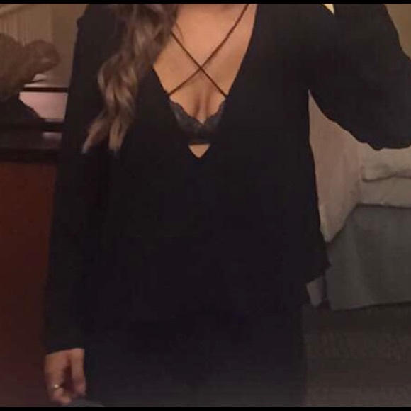 TOBI black V-neck blouse - Picture 5 of 6